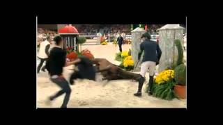 20111106 Sir Hickstead Olympic Showjumper died in Verona [upl. by Gibe484]