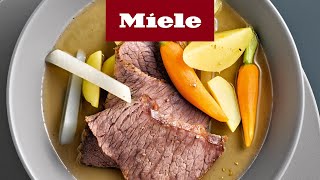 Fleisch im Dampfgarer  Gerätepräsentation  Miele [upl. by Joab]