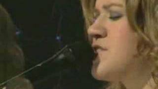 Breakaway Live Acoustic  Vh1  Kelly Clarkson [upl. by Yhtir173]