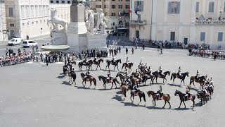 Cambio Solenne della guardia in occasione della festa della Repubblica [upl. by Eissen]