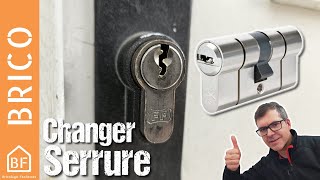 Comment changer une serrure  barillet de porte dentrée [upl. by Aeiram497]