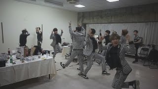 SUPER JUNIORDampE 슈퍼주니어DampE 촉이 와 CHOK CHOK DANCE Everybodys CHOK CHOK DANCE [upl. by Tama]