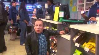 Warwick Davis in life´s too short Very funny scene 1 [upl. by Selestina]