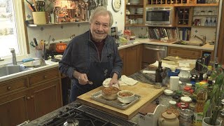 How To Make French Onion Soup Onion Soup Gratinée  Jacques Pépin [upl. by Gniy614]