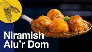 Niramish Aloor Dum Bengali Recipe  Easy Aloo Dum without Onion amp Garlic  Bhoger Alur Dom [upl. by Odraude]