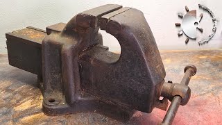 Huge Vise Restoration quotFIXquot Huge Rusty Vise [upl. by Carlyle645]