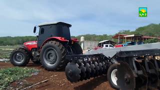 DEMOSTRACIÓN EN CAMPO DE MAQUINARIA AGRÍCOLA [upl. by Tootsie]